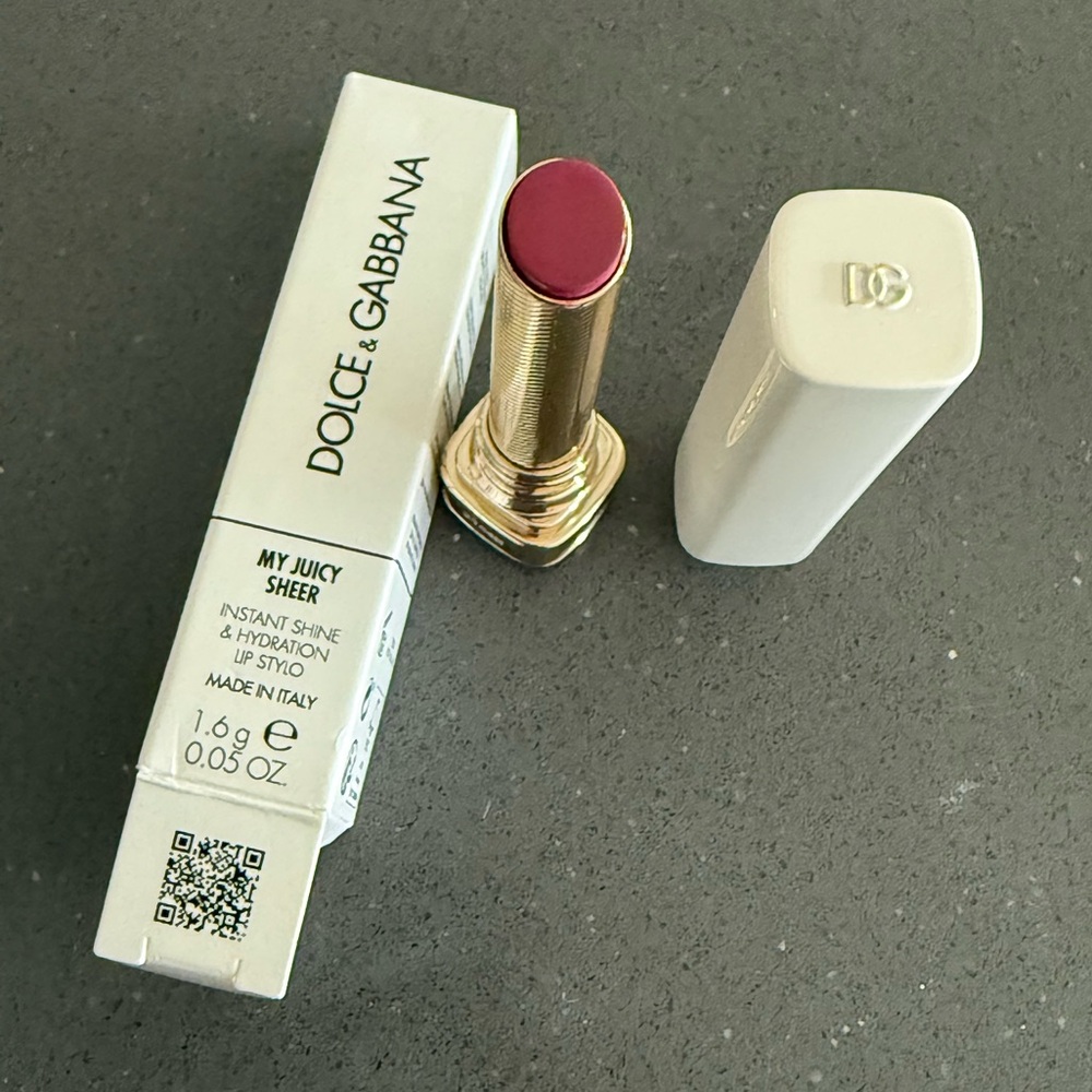 Dolce & Gabbana My Juicy Sheer Lipstick in Berry color.